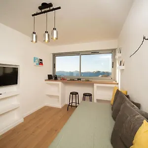 apartment-with-sea-view-50m-from-the-beach.fr-provencehotel.com/
